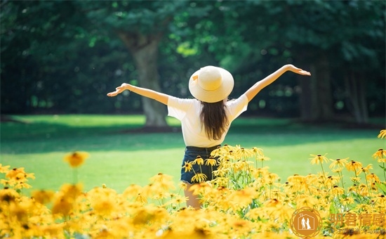 怎么追女生技巧聊天,和不认识的女生聊天开场白怎么说?