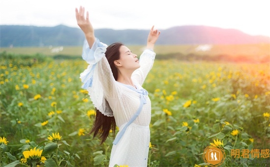 两个人来电的眼神,互相暗恋的人磁场感应