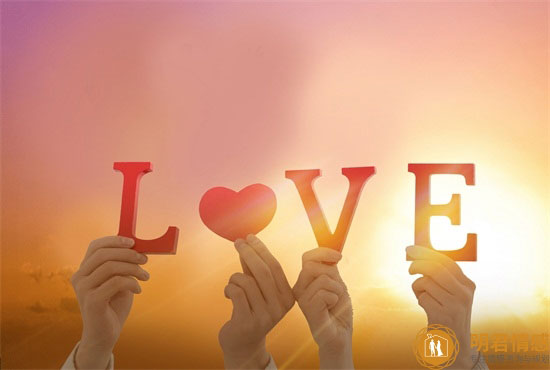 女人怎么做才会让男朋友看到你的好,怎么让男朋友对自己刮目相看