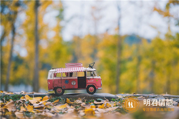 老公在外面有了女人我该怎么办,该如何处理老公的出轨