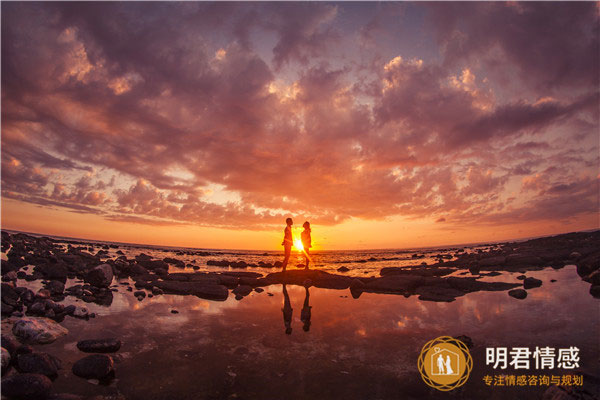 结婚十年怎么发朋友圈幸福的语句